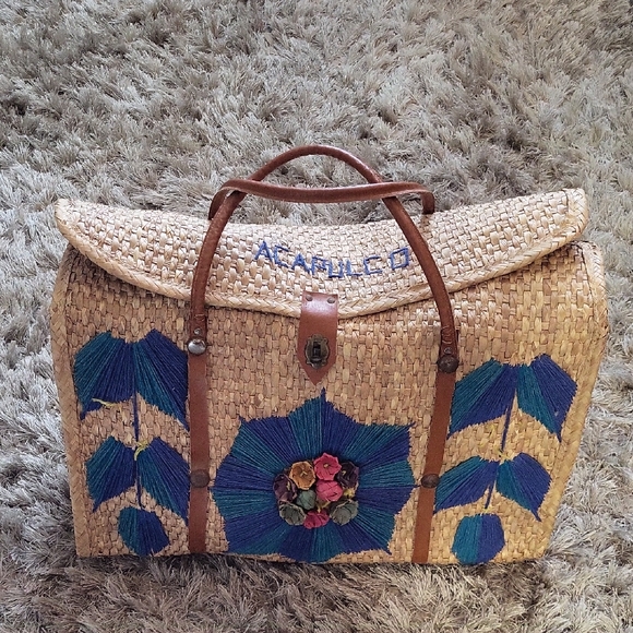Vintage Handbags - Y2k Woven Straw Bag with Blue Accents